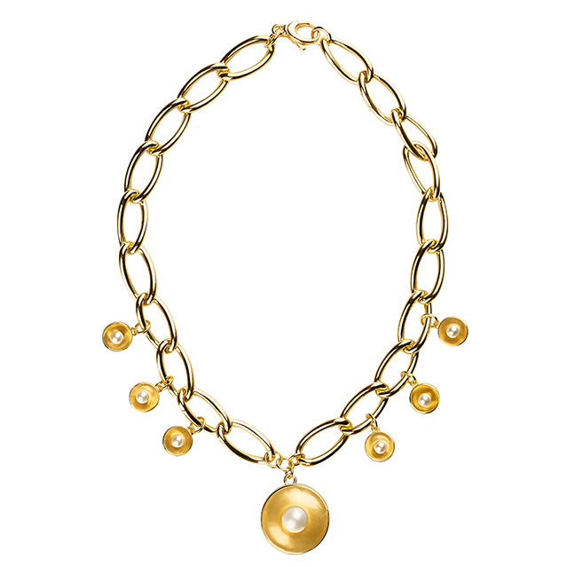 Charm pearl gold necklace